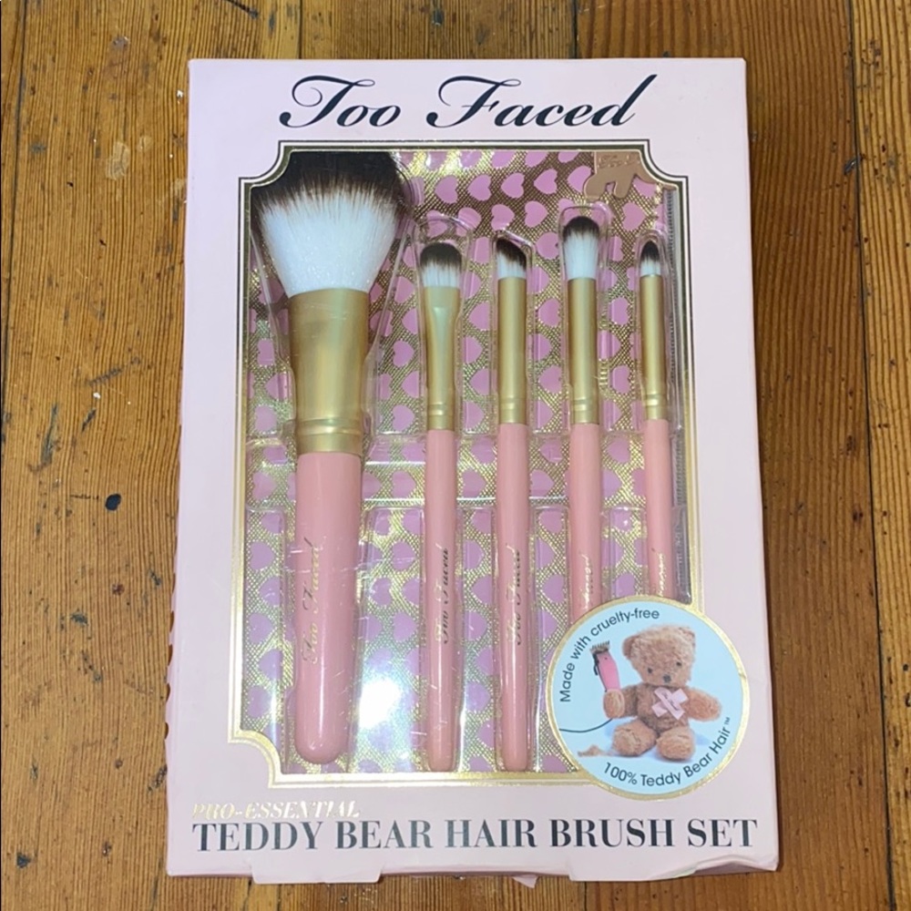 Too faced Teddy bear hair brush set & pouch 6piece